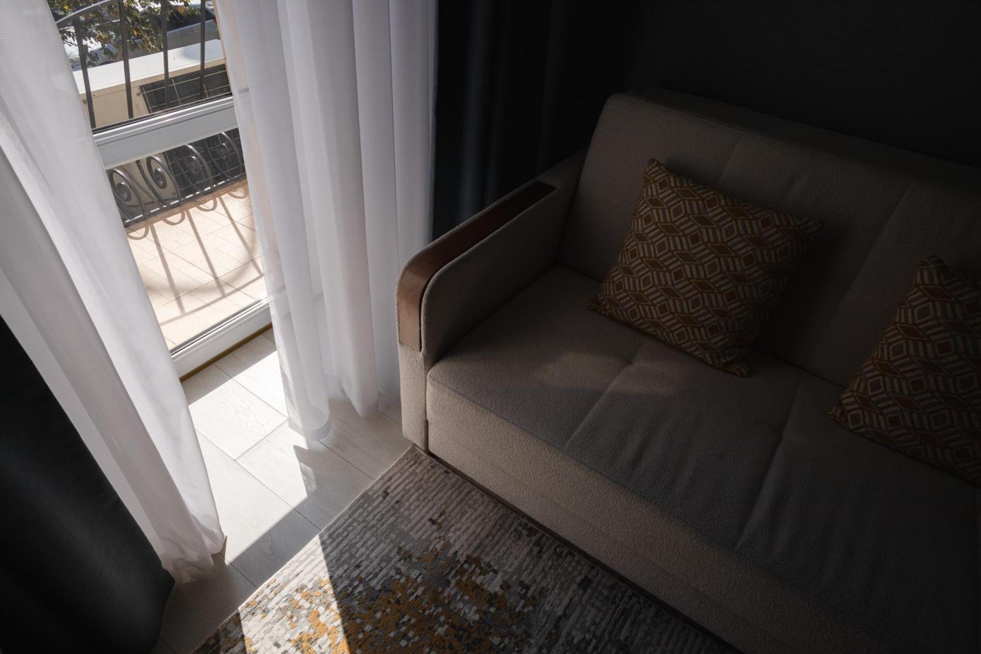 Resident Hotel Gogol Almaty Exterior foto
